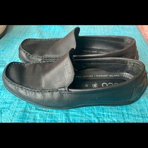 Ecco leather slip on black 9 medium